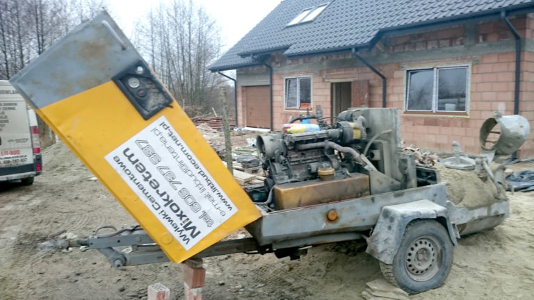 Czym charakteryzują się tynki maszynowe cementowe?