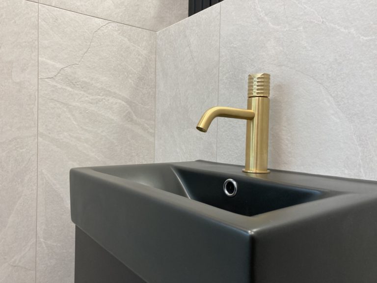 Jakie są zalety zastosowania płytek ceramicznych?