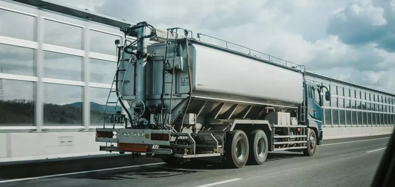 Przewóz towarów na prądzie: rewolucja w branży transportowej dzięki pojazdom elektrycznym